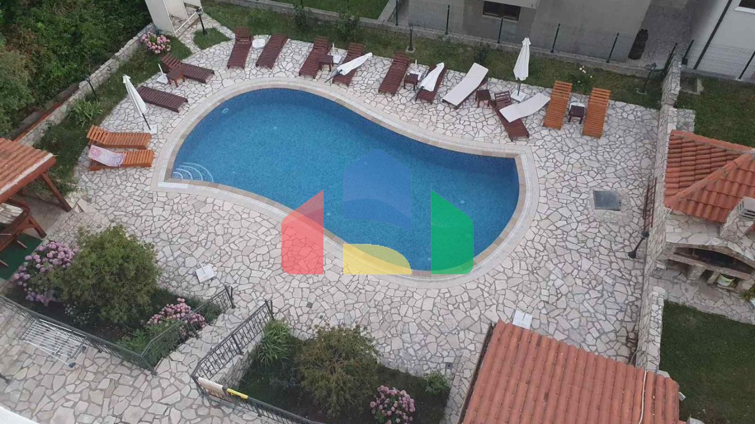 Отель с бассейном в Марковичи, Будва