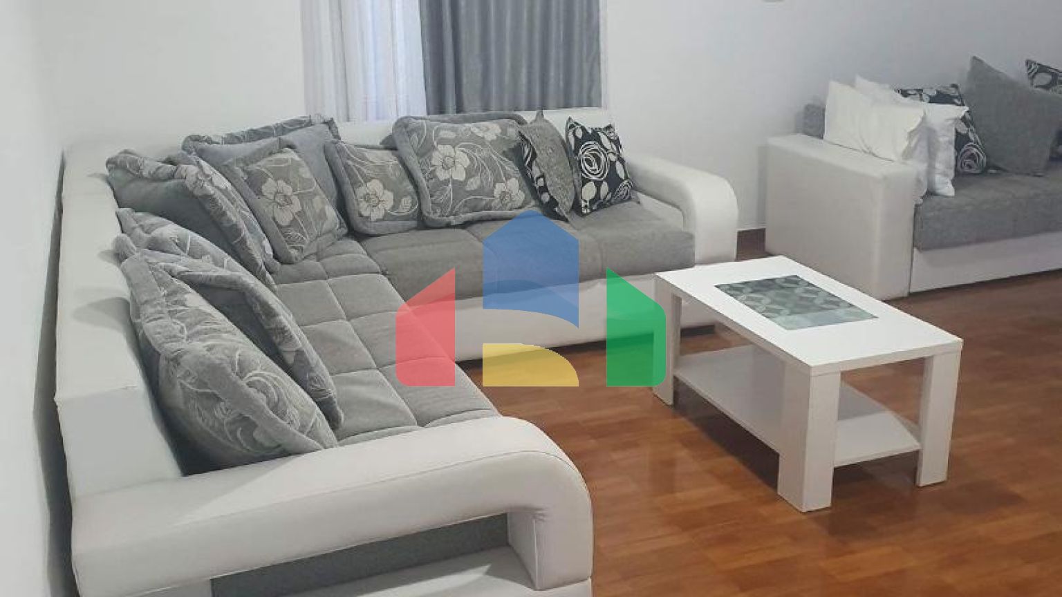 Отель с бассейном в Марковичи, Будва