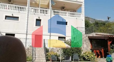 Отель с бассейном в Марковичи, Будва