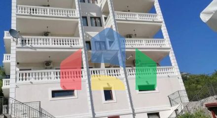 Отель с бассейном в Марковичи, Будва