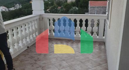 Отель с бассейном в Марковичи, Будва