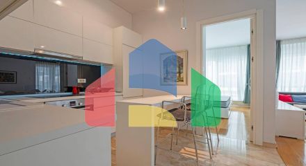 Комфортная квартира в апарт отеле 5* на 1-й линии моря в самом центре Будвы.