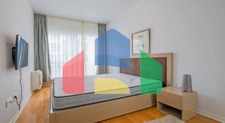 Комфортная квартира в апарт отеле 5* на 1-й линии моря в самом центре Будвы.