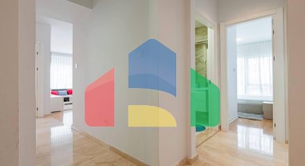 Комфортная квартира в апарт отеле 5* на 1-й линии моря в самом центре Будвы. Комфортная квартира в апарт отеле 5* на 1-й линии моря в самом центре Будвы.