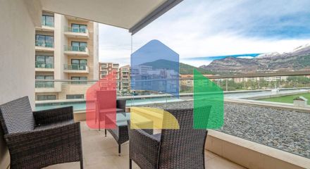 Комфортная квартира в апарт отеле 5* на 1-й линии моря в самом центре Будвы. Комфортная квартира в апарт отеле 5* на 1-й линии моря в самом центре Будвы.