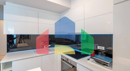 Комфортная квартира в апарт отеле 5* на 1-й линии моря в самом центре Будвы. Комфортная квартира в апарт отеле 5* на 1-й линии моря в самом центре Будвы.