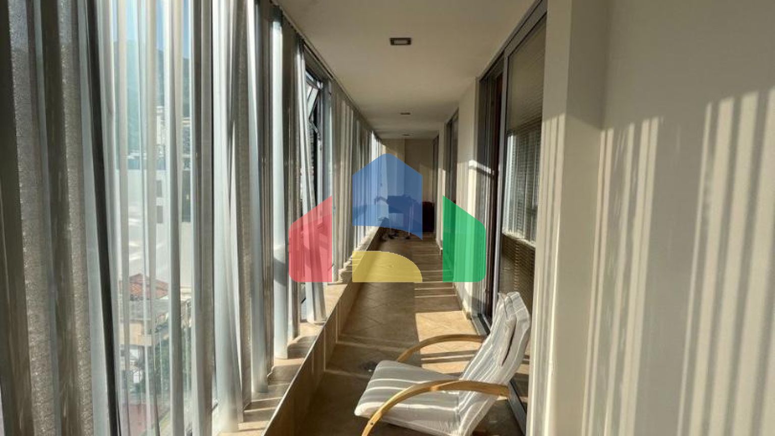 Шикарный пентхаус в центре Будвы по супер цене ниже рынка.