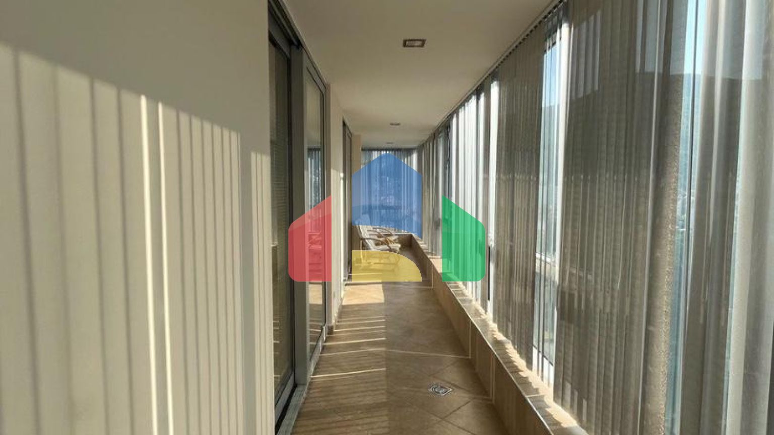 Шикарный пентхаус в центре Будвы по супер цене ниже рынка.