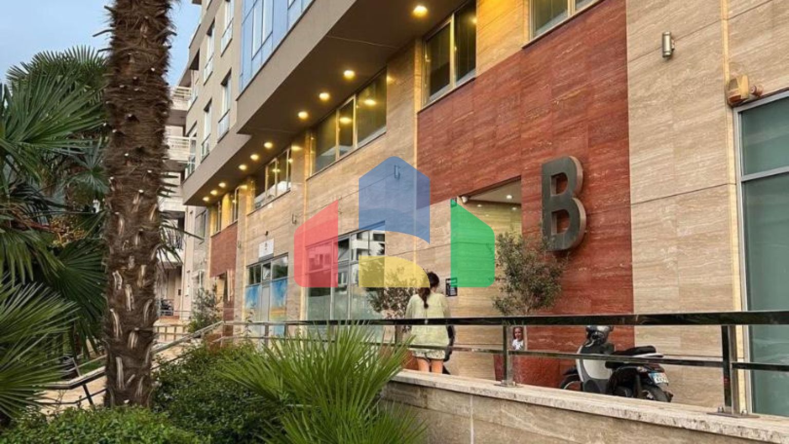 Шикарный пентхаус в центре Будвы по супер цене ниже рынка.