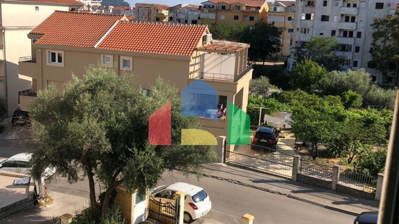 Квартира с 2 спальнями в Будве, возле новой школы