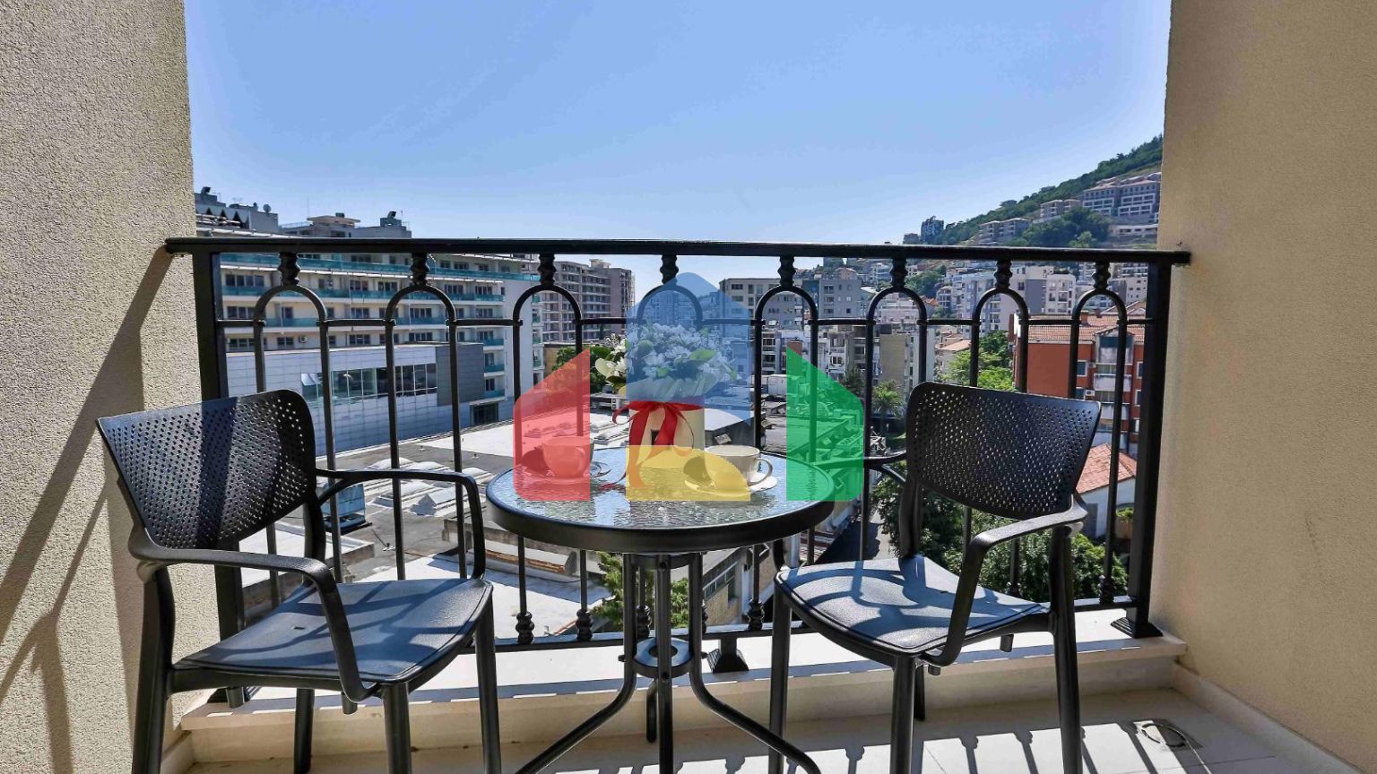 Квартира в апарт-отеле в Будве