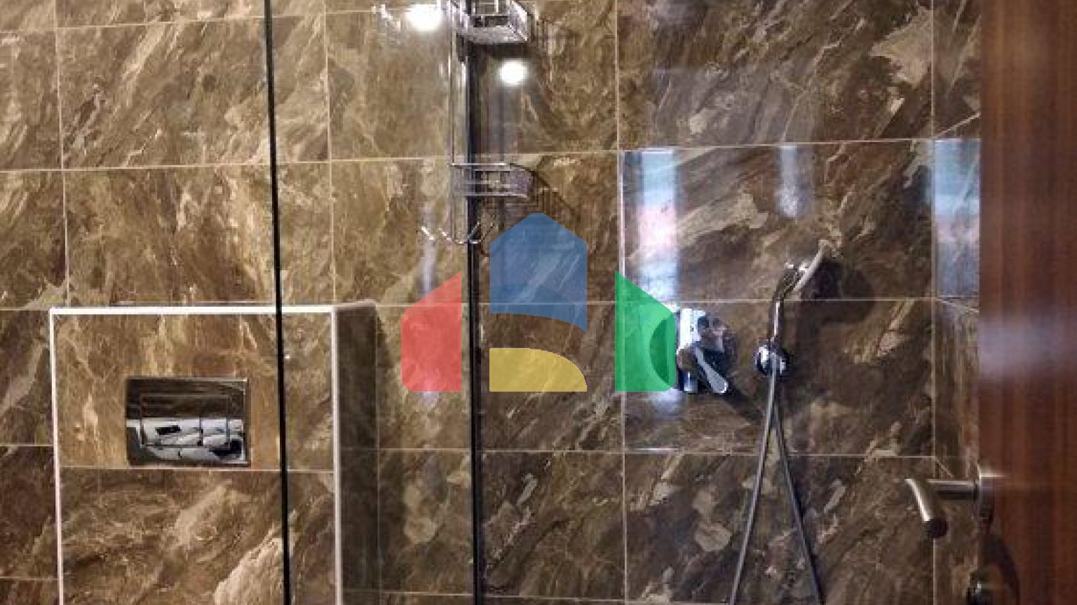 Квартира в новом доме в самом центре Будвы в 5 минутах от моря