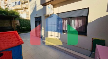 Квартира с 2 спальнями в Лази с собственным двором Квартира с 2 спальнями в Лази с собственным двором