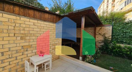 Квартира с 2 спальнями в Лази с собственным двором Квартира с 2 спальнями в Лази с собственным двором