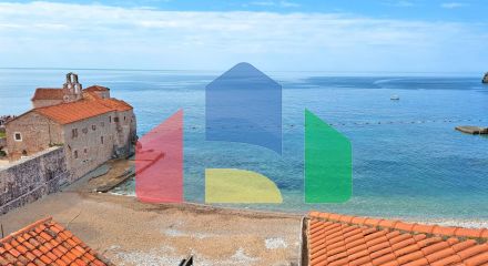 Budva, Old Town - unique apartment with view of the beach and sea