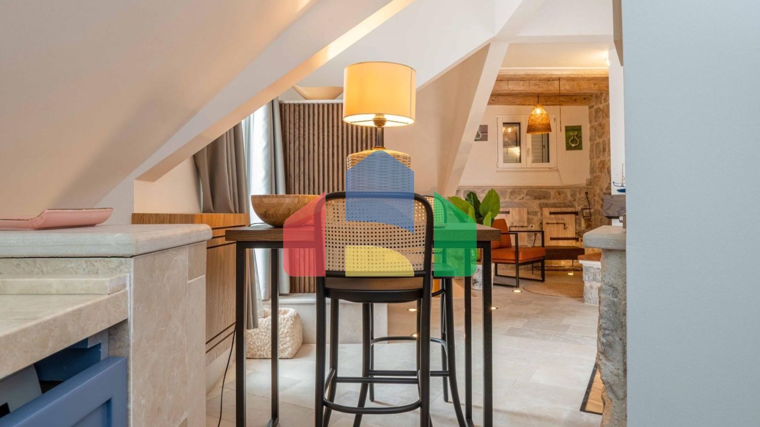 Будва, Старый город - уникальная квартира с видом на пляж и море