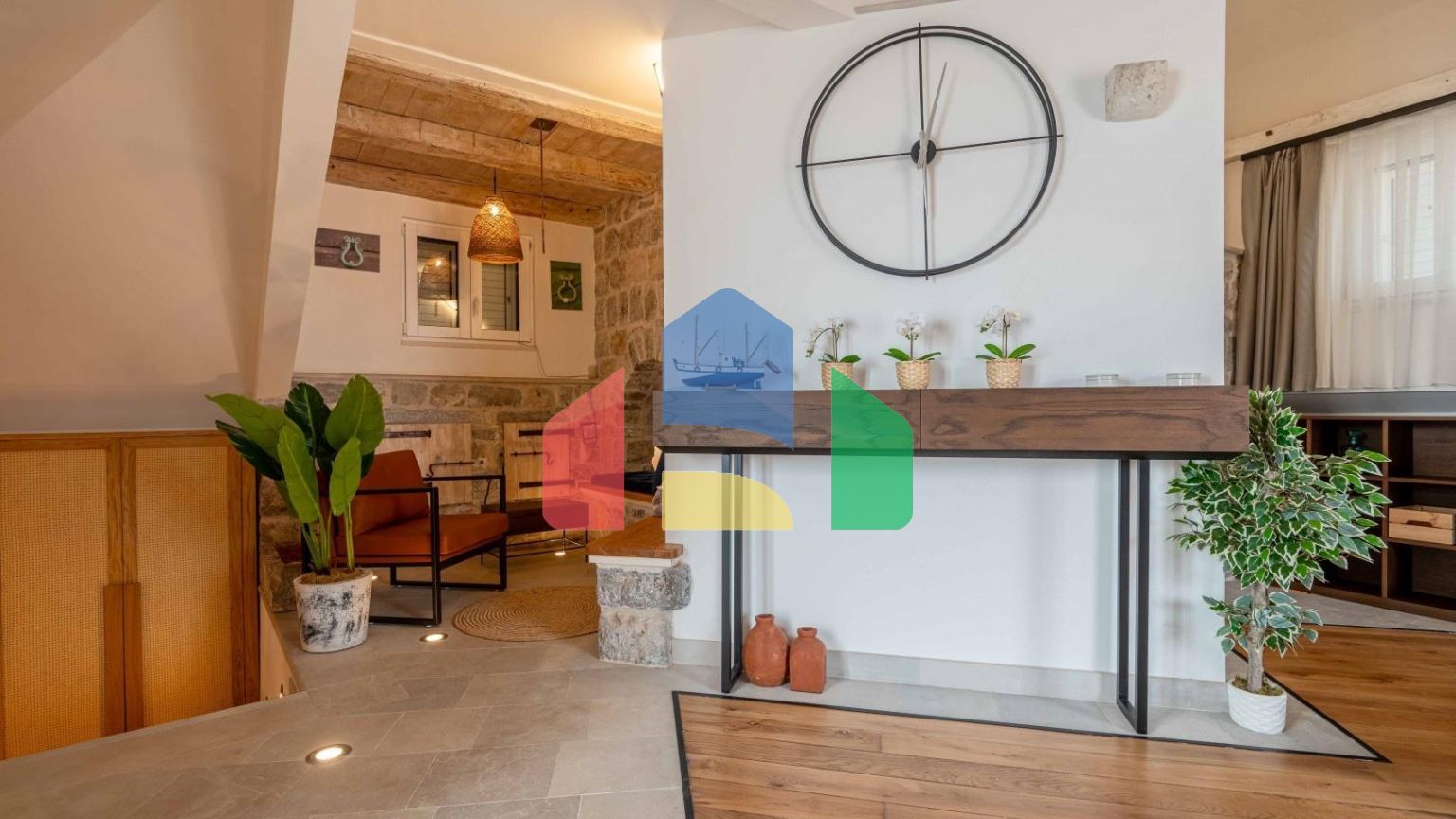 Будва, Старый город - уникальная квартира с видом на пляж и море