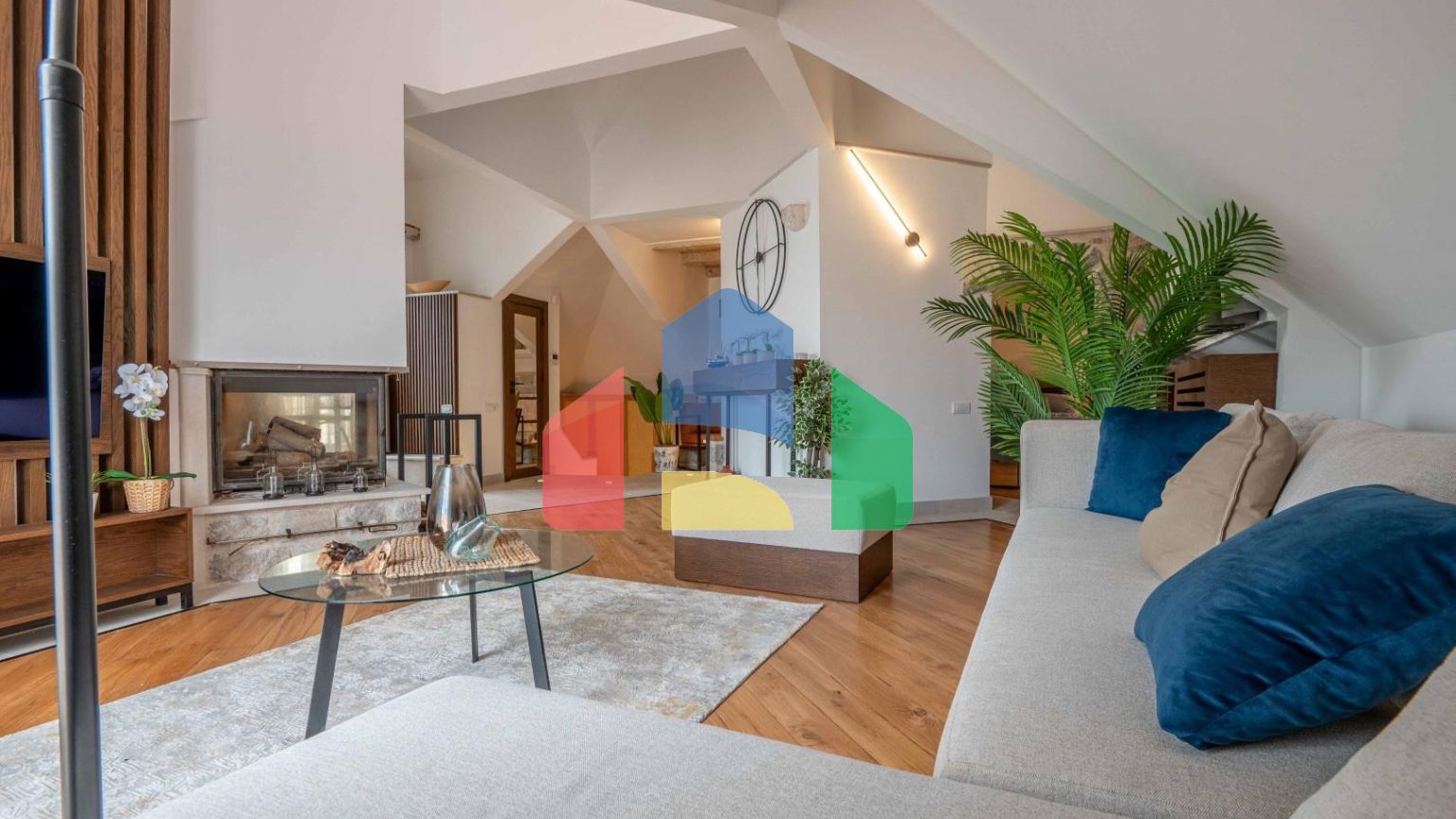 Будва, Старый город - уникальная квартира с видом на пляж и море