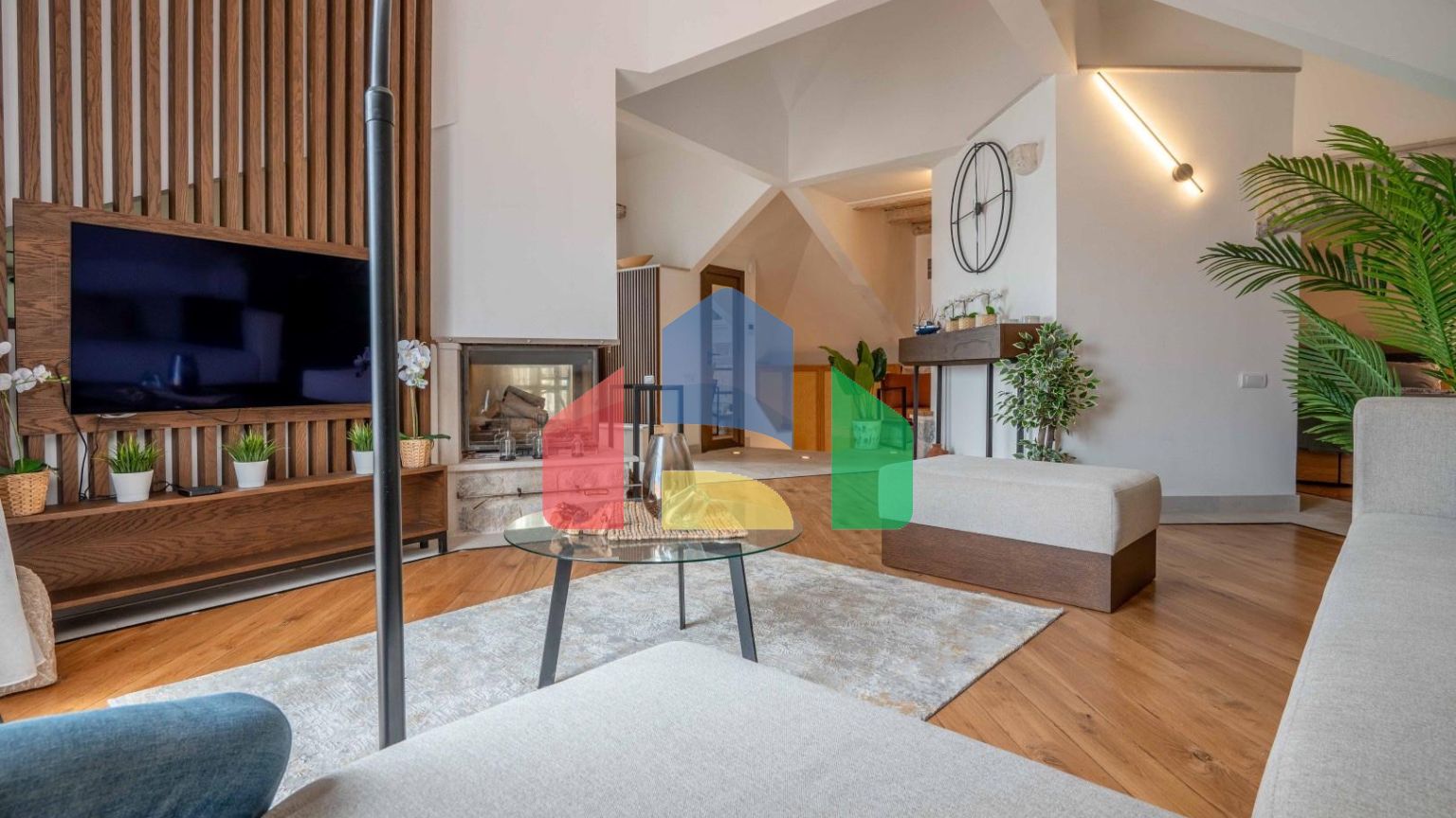 Будва, Старый город - уникальная квартира с видом на пляж и море