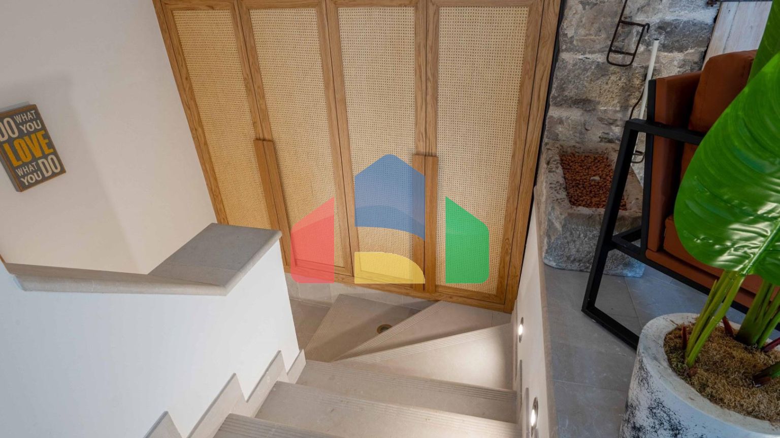 Будва, Старый город - уникальная квартира с видом на пляж и море