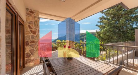 Трехэтажная вилла из камня с бассейном и панорамным видом на море в Марковичи, Будва