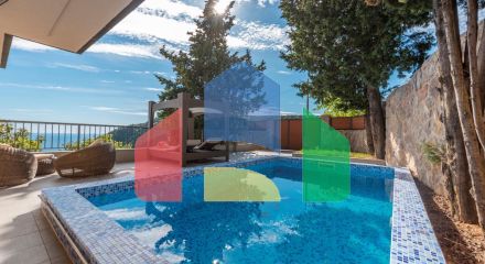 Трехэтажная вилла из камня с бассейном и панорамным видом на море в Марковичи, Будва