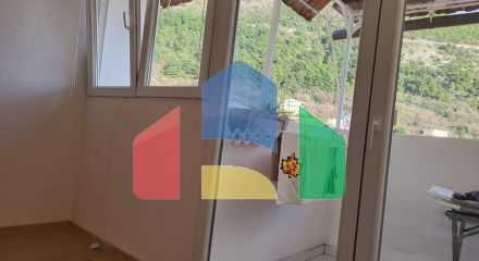 Будва. Уютная квартира с 2 спальнями, с красивым видом на горы Будва. Уютная квартира с 2 спальнями, с красивым видом на горы