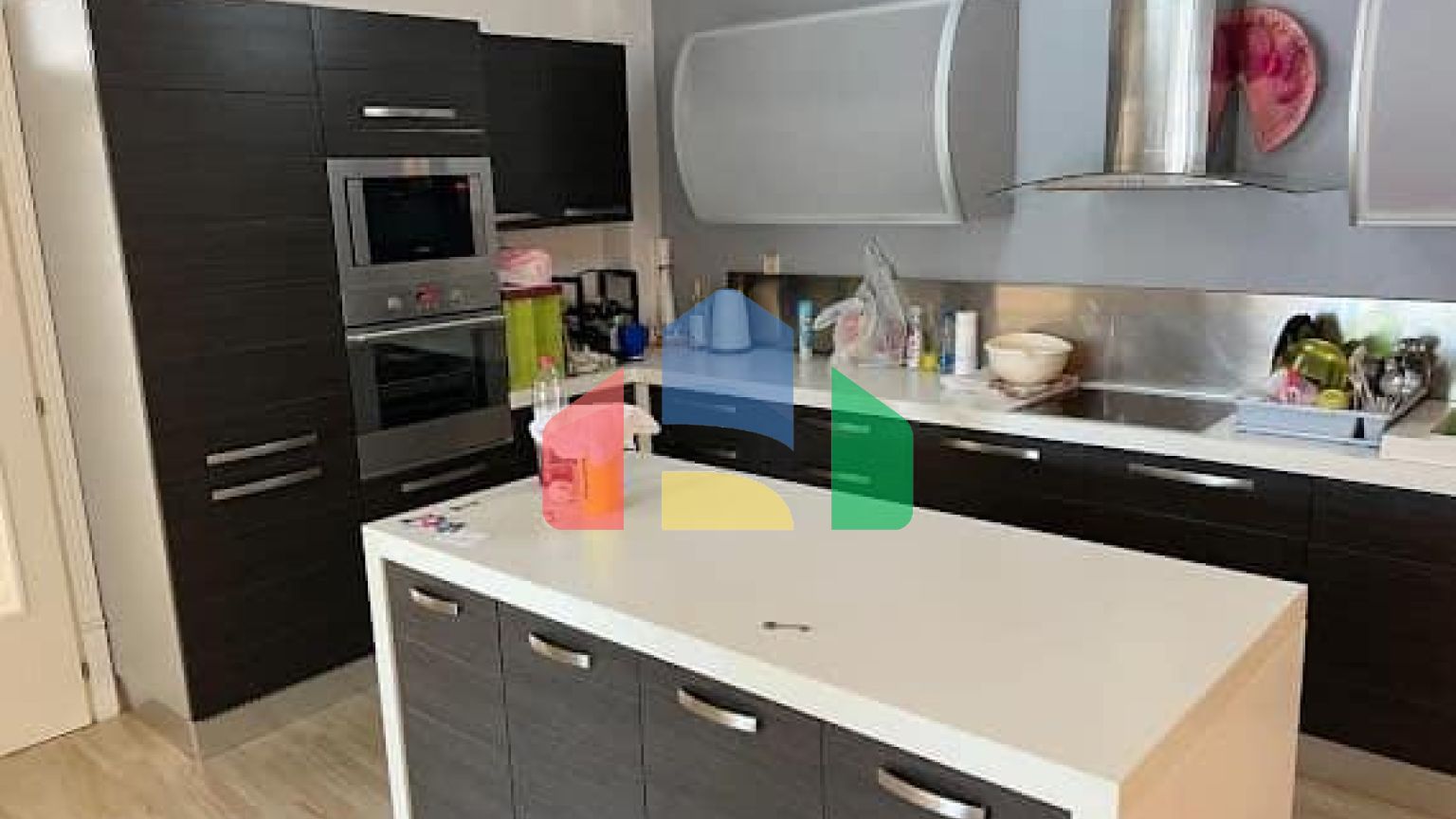 Эксклюзивная большая вилла в Будве возле моря