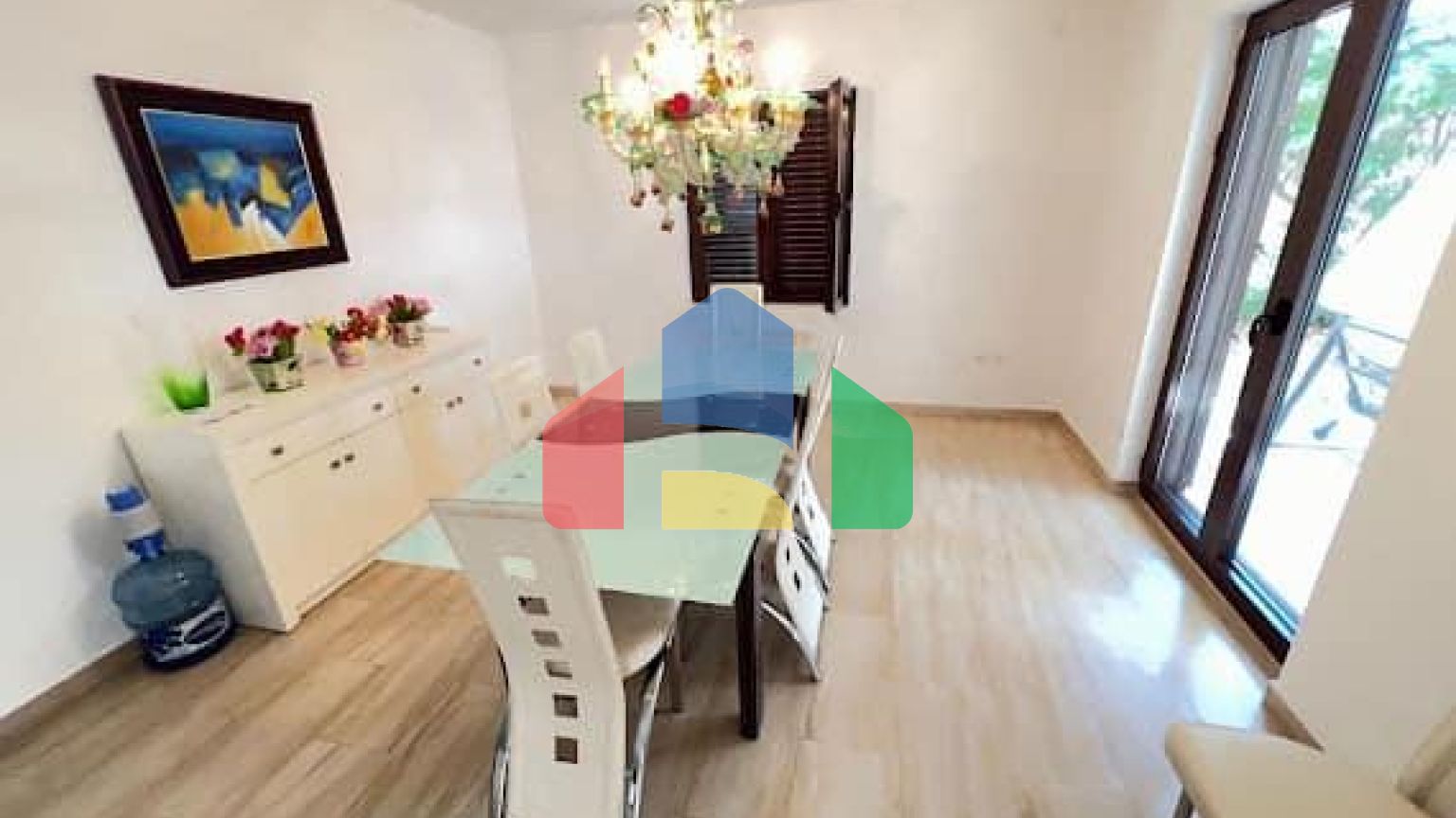 Эксклюзивная большая вилла в Будве возле моря