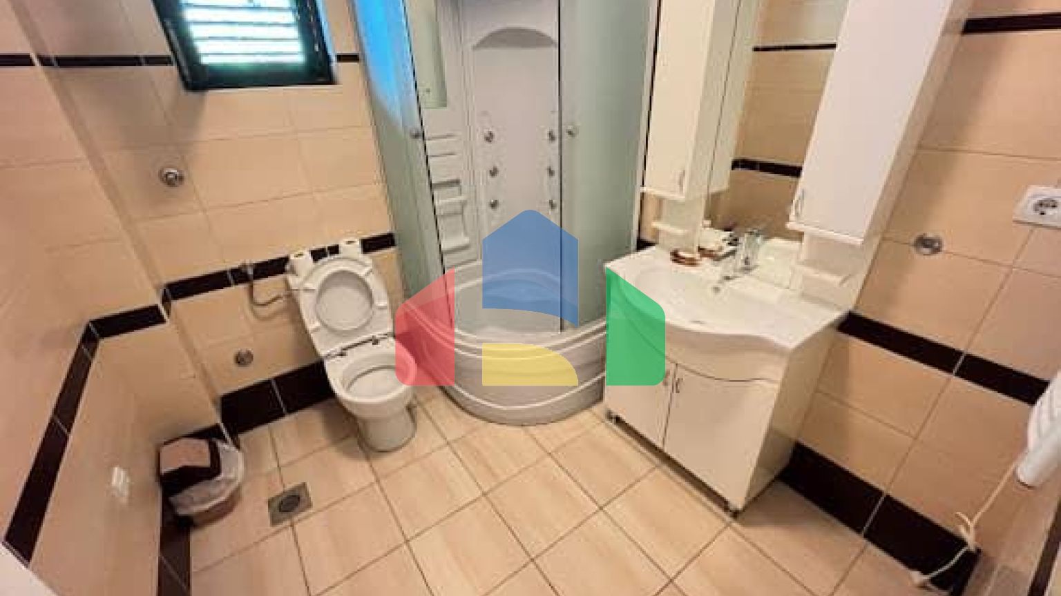 Эксклюзивная большая вилла в Будве возле моря