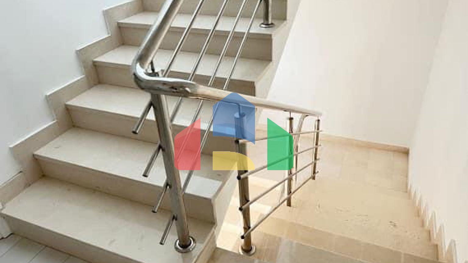 Эксклюзивная большая вилла в Будве возле моря