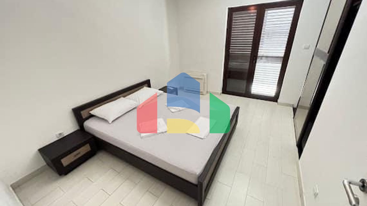 Эксклюзивная большая вилла в Будве возле моря