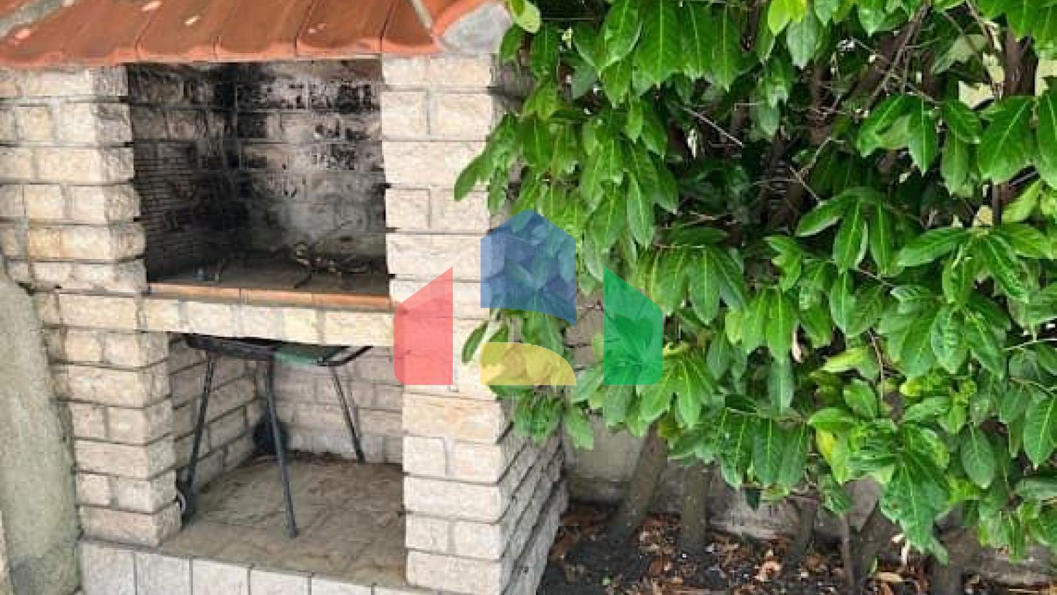 Эксклюзивная большая вилла в Будве возле моря