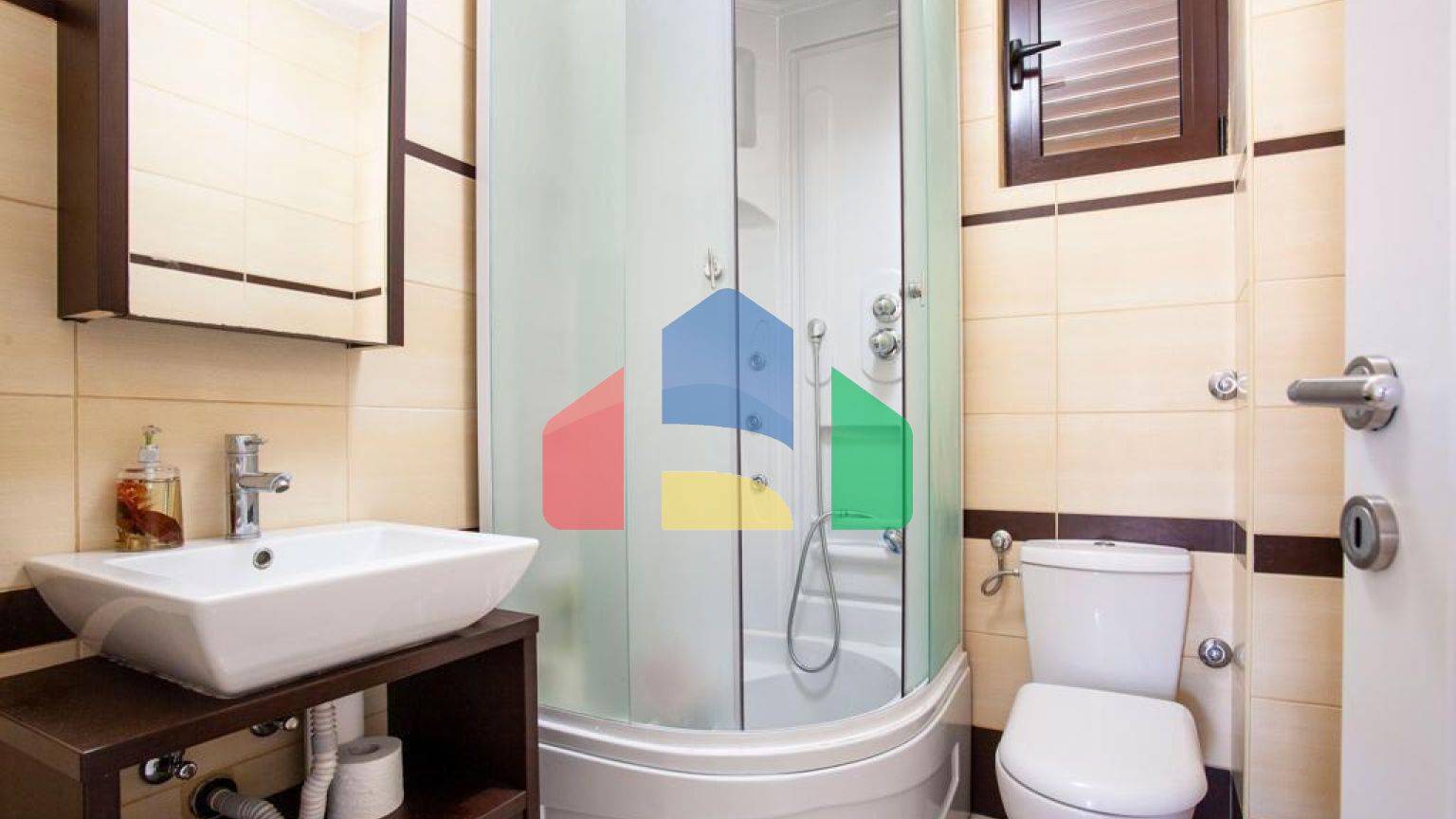 Эксклюзивная большая вилла в Будве возле моря