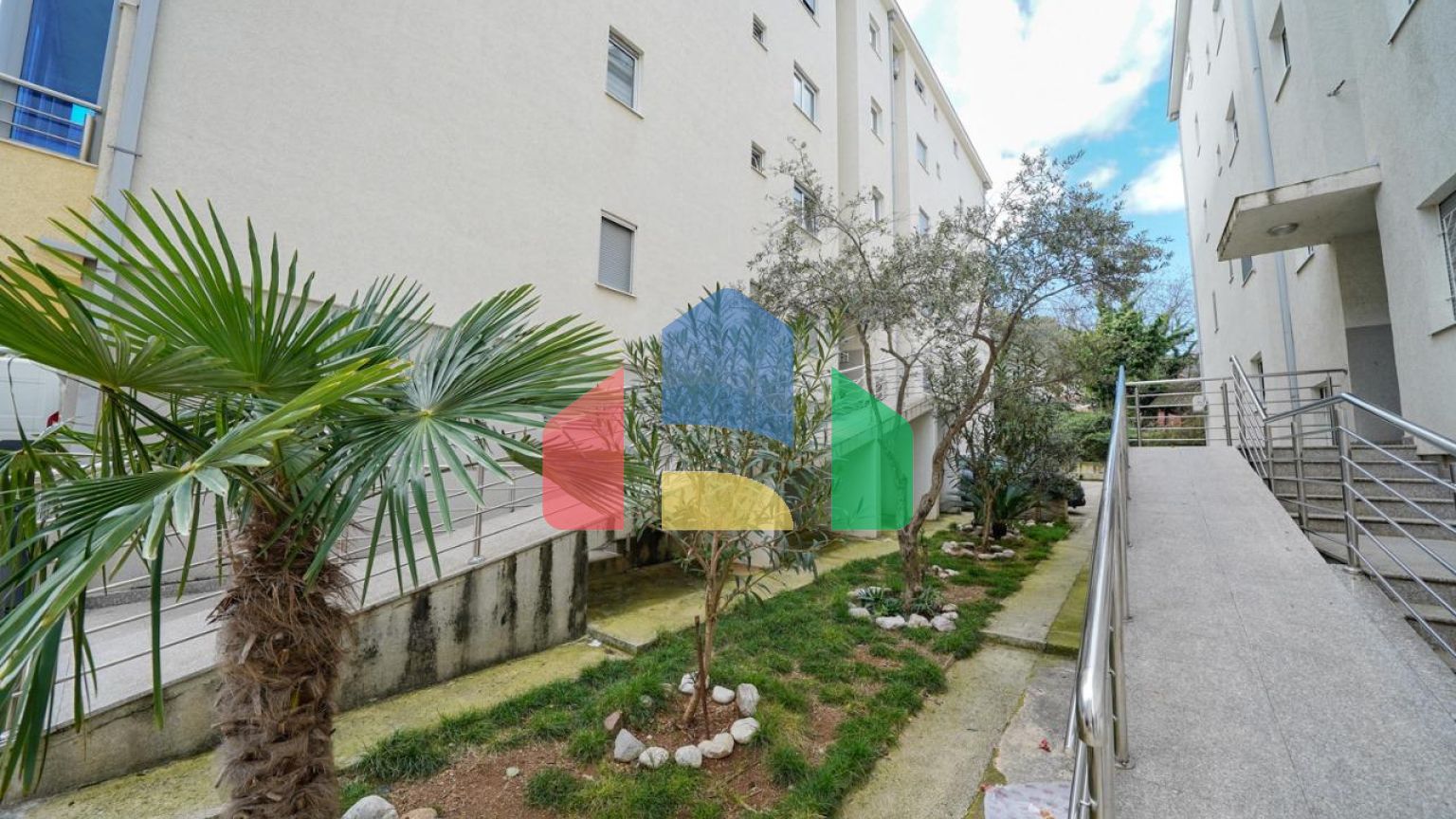 Квартира, 3 спальни, Будва, Маслиняк