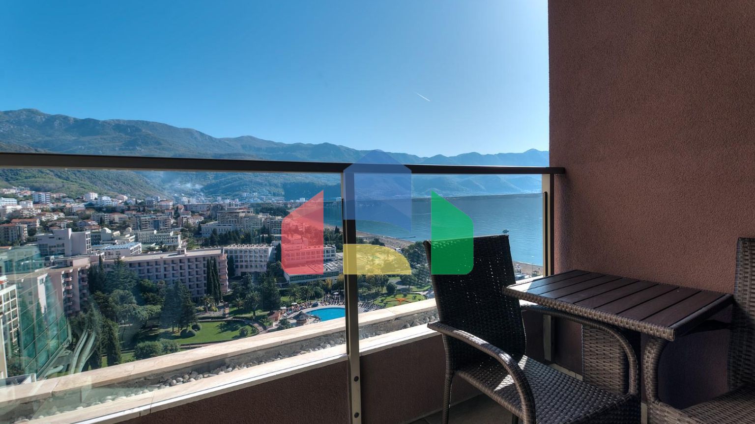 Дуплекс-апартамент Premium класса с панорамным видом на море, Будва.