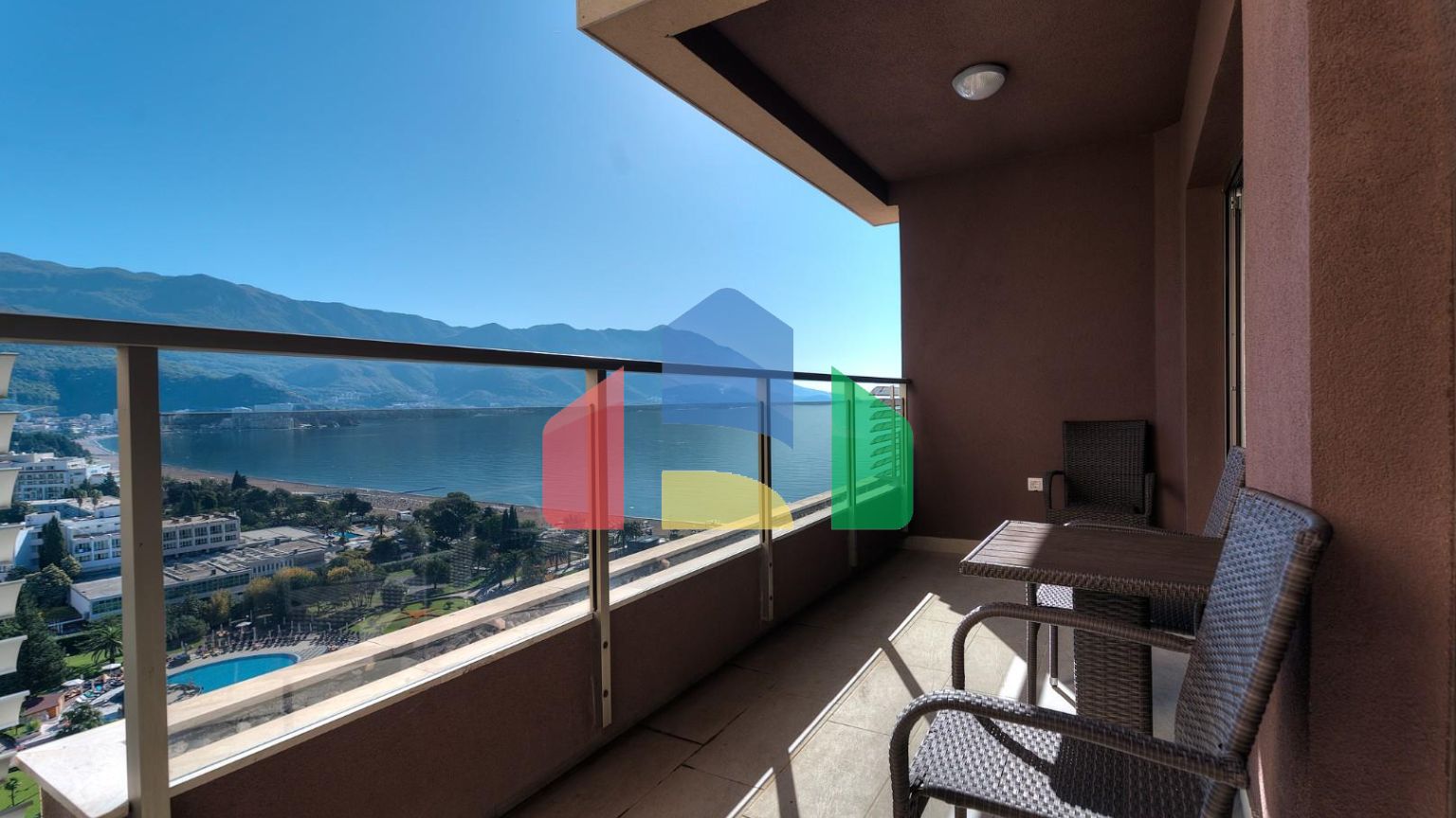 Дуплекс-апартамент Premium класса с панорамным видом на море, Будва.