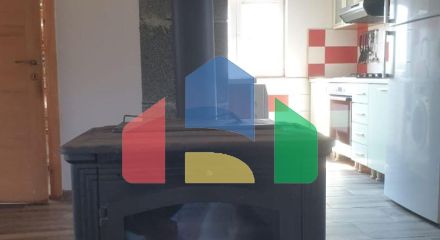 Продаются 3 дома с большим благоустроенным участком и с бассейном. Загора.