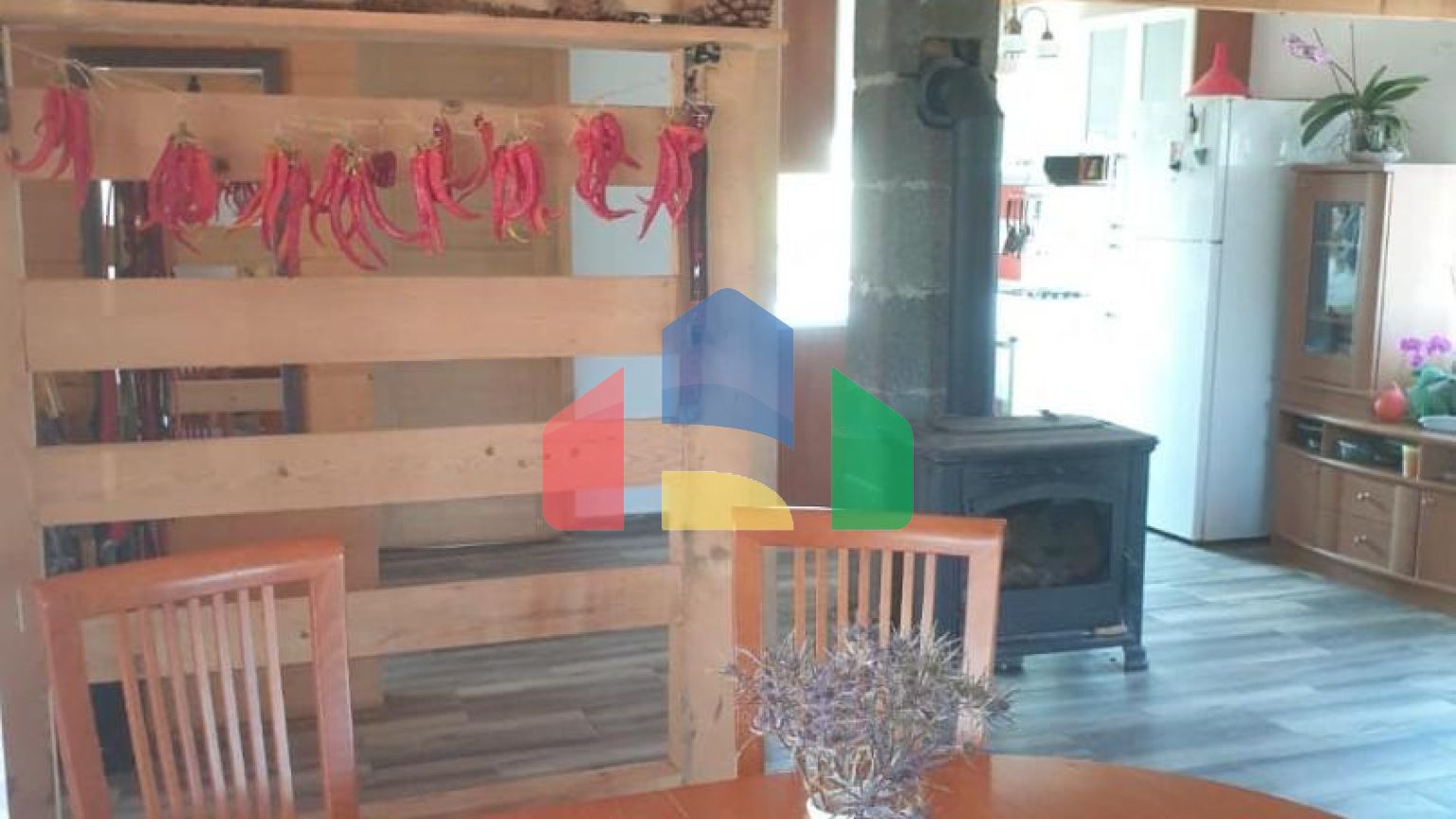 Продаются 3 дома с большим благоустроенным участком и с бассейном. Загора.