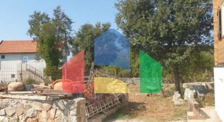 Продаются 3 дома с большим благоустроенным участком и с бассейном. Загора.