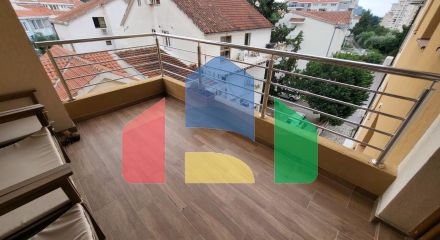 The apartment is located in Budva, just 600 meters from the beach.