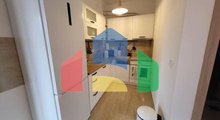 Квартира расположена в Будве, всего в 600 метрах от пляжа. Квартира расположена в Будве, всего в 600 метрах от пляжа.