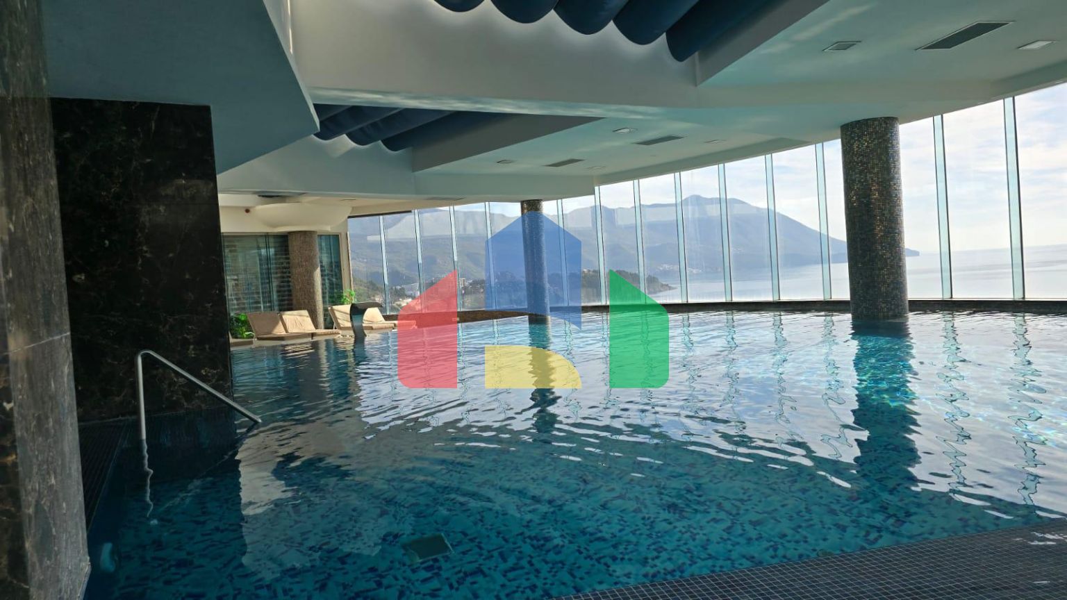 Продается роскошная квартира в комплексе Tre Canne, Будва