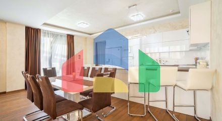 Продаётся эксклюзивный пентхаус с бассейном и панорамным видом на море в Будве!