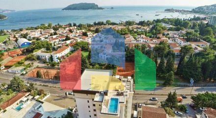 Продаётся эксклюзивный пентхаус с бассейном и панорамным видом на море в Будве!