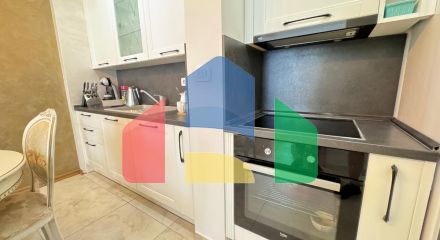Продаётся уютная квартира с 2 спальнями и видом на горы в Будве
