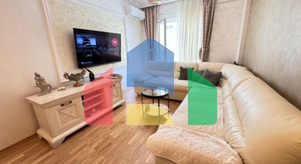 Продаётся уютная квартира с 2 спальнями и видом на горы в Будве