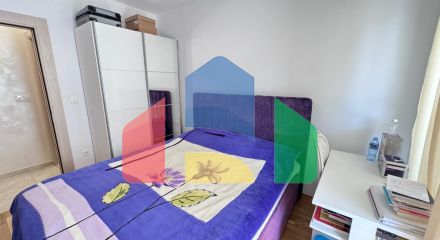 Продаётся уютная квартира с 2 спальнями и видом на горы в Будве