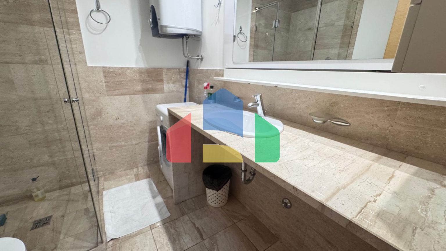 Просторная квартира с 2 спальнями в Будве, район Розино