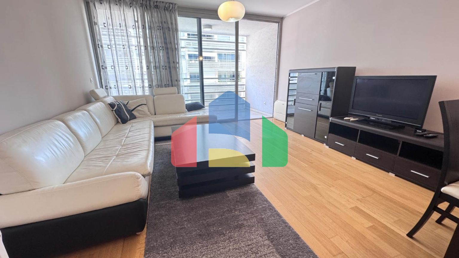 Просторная квартира с 2 спальнями в Будве, район Розино